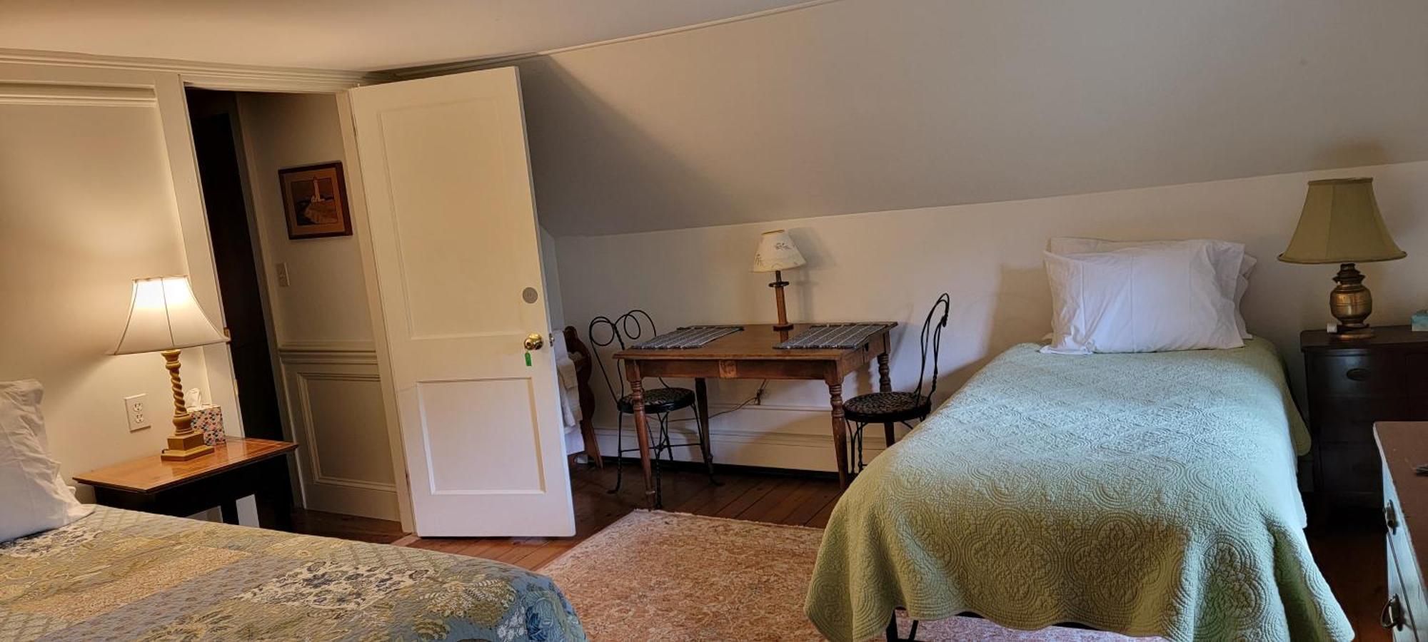 Hawks House Inn Walpole Room photo